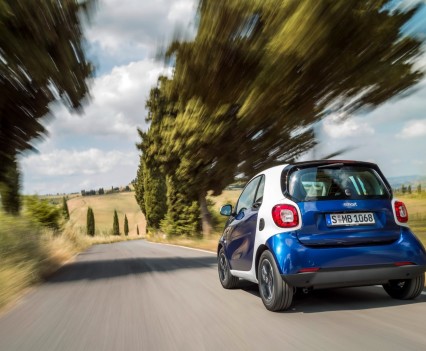 2015-Smart-ForTwo-ForFour-24