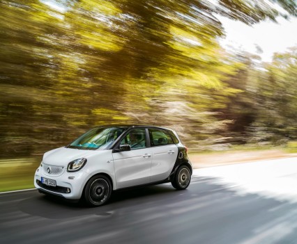 2015-Smart-ForTwo-ForFour-42