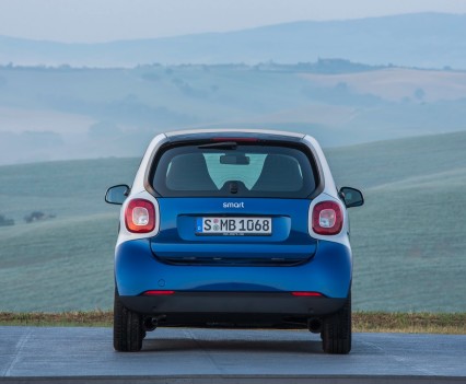 2015-Smart-ForTwo-ForFour-88