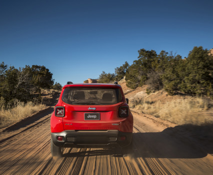 2015-Jeep-Renegade-28