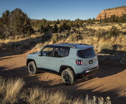 2015-Jeep-Renegade-53