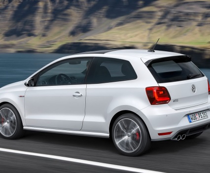 2015-VW-Polo-GT-Facelift-04