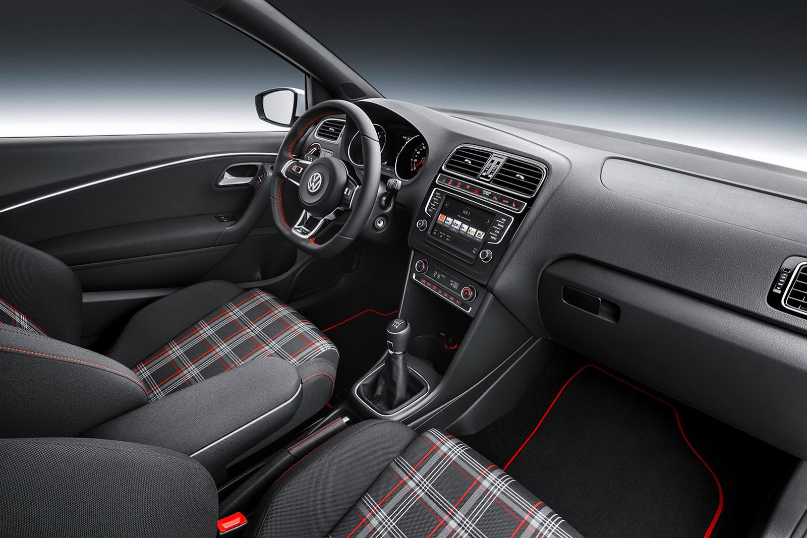 2015-VW-Polo-GT-Facelift-09