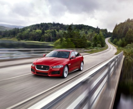 Jaguar-XE-2016MY-13