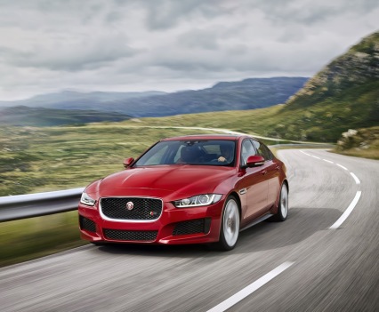 Jaguar-XE-2016MY-15