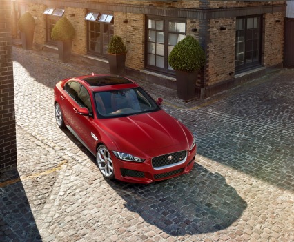 Jaguar-XE-2016MY-24