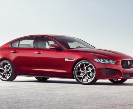 Jaguar-XE-2016MY-26