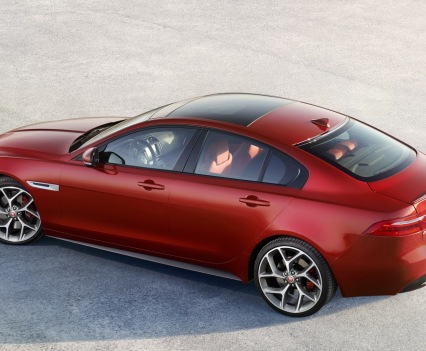 Jaguar-XE-2016MY-30