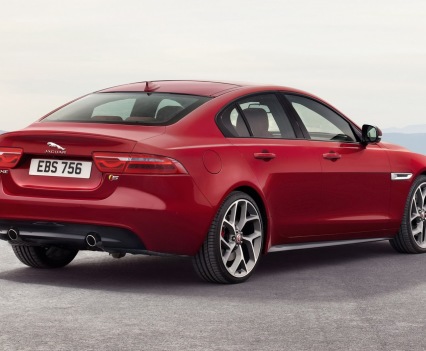 Jaguar-XE-2016MY-31