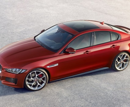 Jaguar-XE-2016MY-32