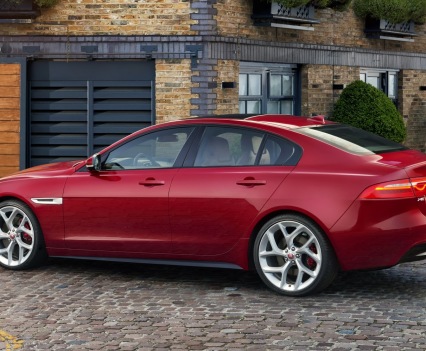 Jaguar-XE-2016MY-40