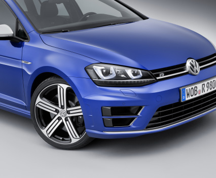 VW-Golf-R-Variant-13