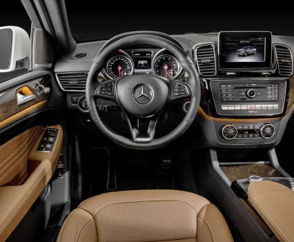 2016-Mercedes-Benz-GLE-Coupe-40