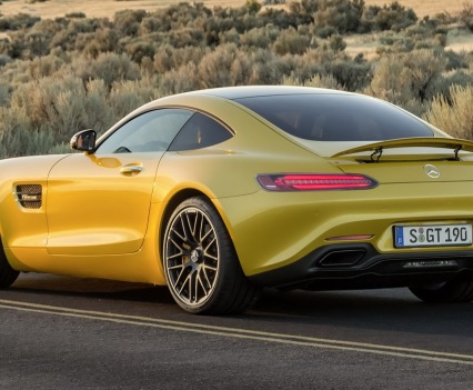 Mercedes-amg-gt-18