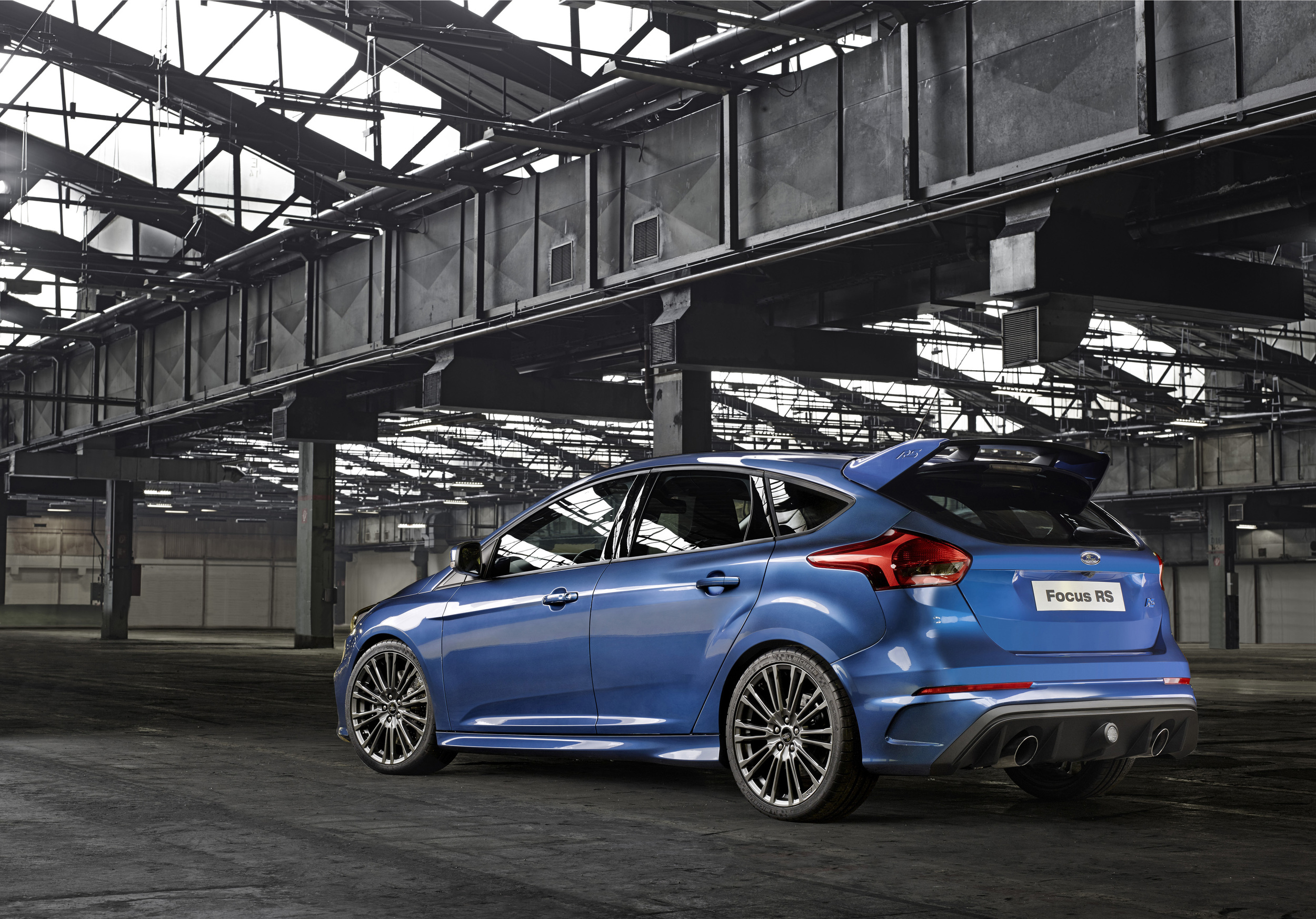 Ford-Focus-RS-2016-16