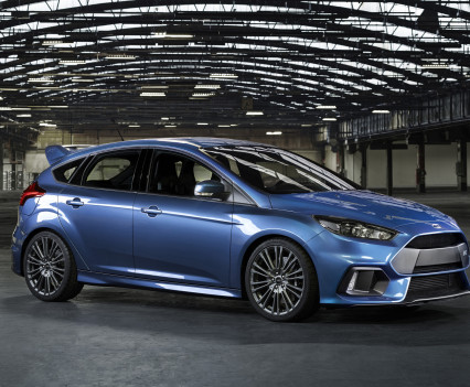 Ford-Focus-RS-2016-18