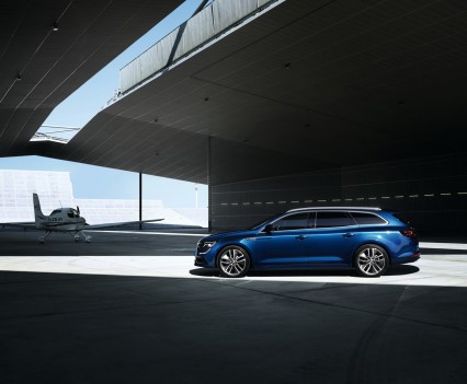 Renault-talisman-sporter-station-wagon-11