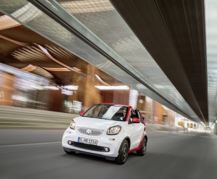 Smart-fortwo-cabrio-2016-nuova-16