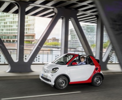 Smart-fortwo-cabrio-2016-nuova-17