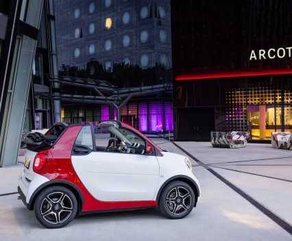 Smart-fortwo-cabrio-2016-nuova-2