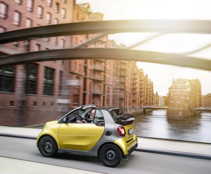 Smart-fortwo-cabrio-2016-nuova-28