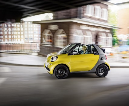 Smart-fortwo-cabrio-2016-nuova-32