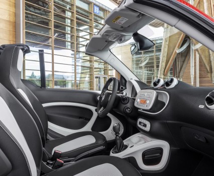 Smart-fortwo-cabrio-2016-nuova-4