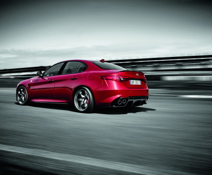 Alfa- Giulia-Quadrifoglio-prezzo10