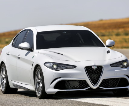 Alfa- Giulia-Quadrifoglio-prezzo5