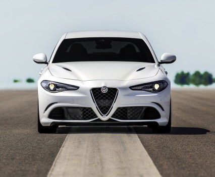 Alfa- Giulia-Quadrifoglio-prezzo6