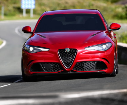 Alfa- Giulia-Quadrifoglio-prezzo7