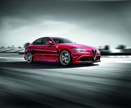 Alfa- Giulia-Quadrifoglio-prezzo9