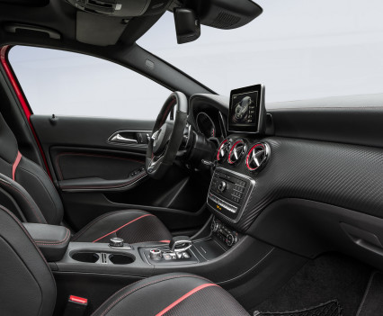 Mercedes-AMG A 45 4MATIC; Interieur Schwarz / RED CUTinterior black RED CUT