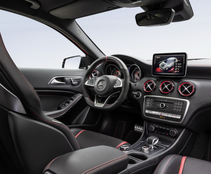 Mercedes-AMG A 45 4MATIC; Interieur Schwarz / RED CUTinterior black RED CUT