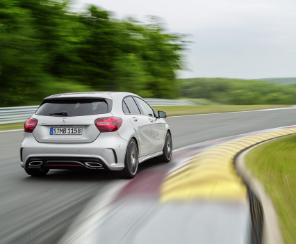 A 250 Sport (AMG Line), Polarsilber, Interieur Leder Schwarz / RED CUTA 250 Sport (AMG Line), polar silver, interior leather black / RED CUT