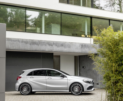 A 250 Sport (AMG Line), Polarsilber, Interieur Leder Schwarz / RED CUTA 250 Sport (AMG Line), polar silver, interior leather black / RED CUT