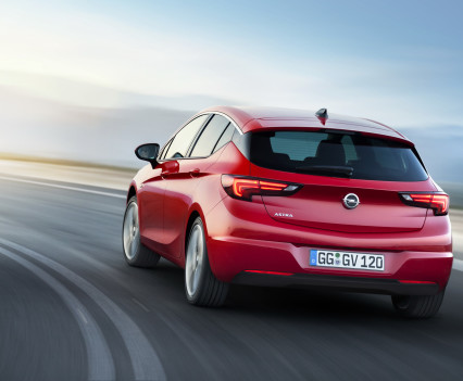 Nuova-Opel-Astra-2016-12