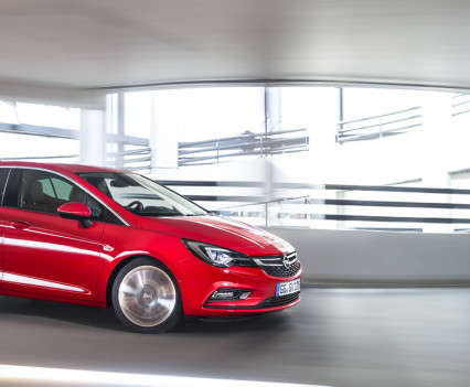 Nuova-Opel-Astra-2016-8