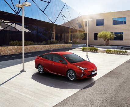 Nuova-Toyota-Prius-2016-2