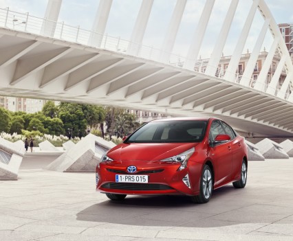 Nuova-Toyota-Prius-2016-25