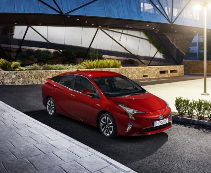 Nuova-Toyota-Prius-2016-27