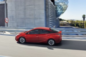 Nuova-Toyota-Prius-2016-4