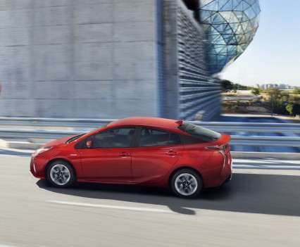 Nuova-Toyota-Prius-2016-4