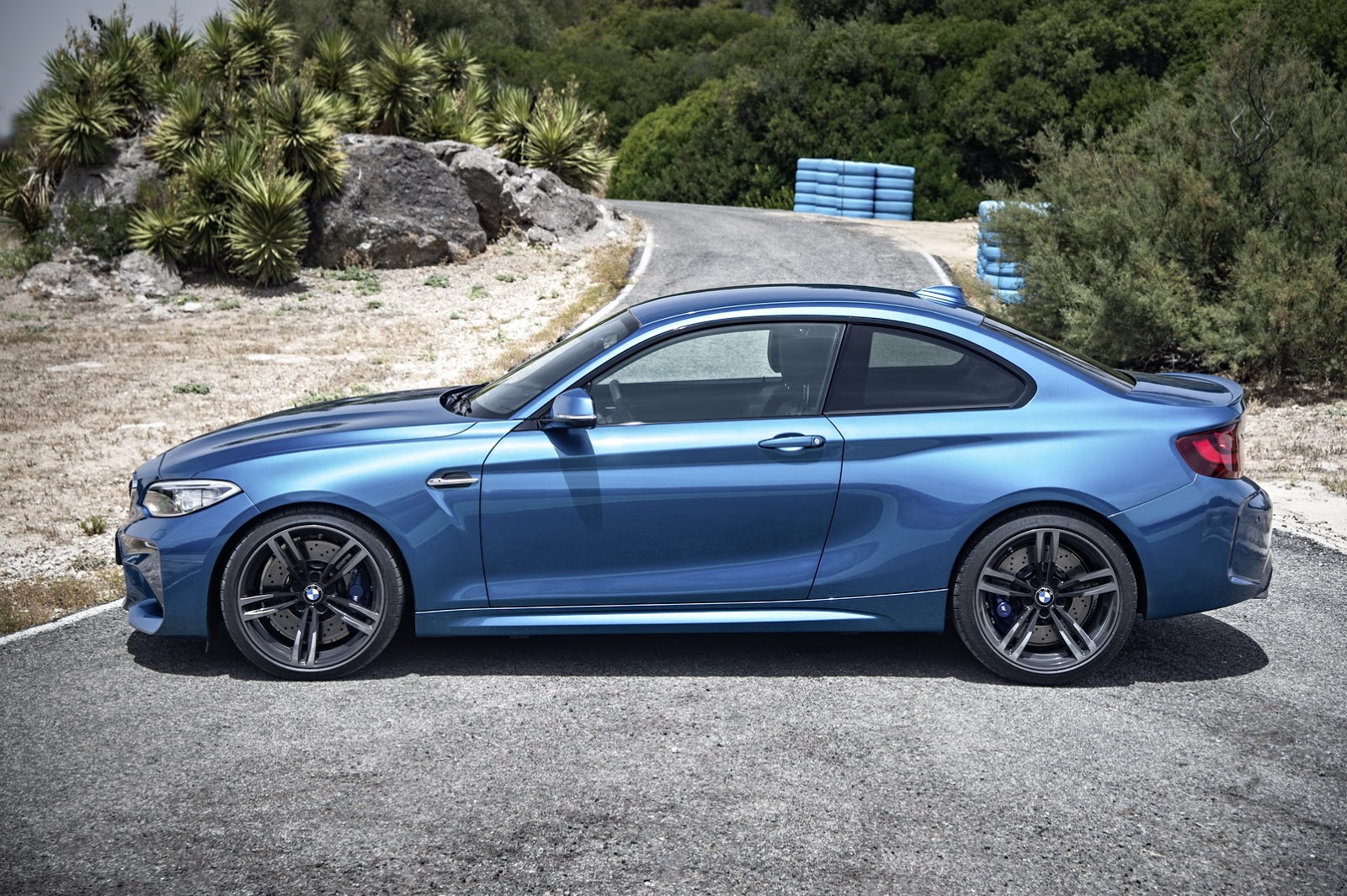 nuova-BMW-M2-2016-55
