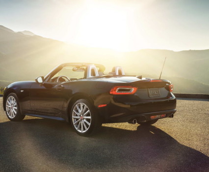 Nuova-Fiat-124-spider-2016-mazda-31