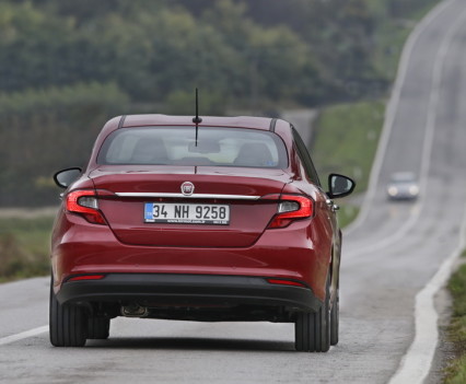 Nuova-Fiat-Tipo-diesel-2016-39