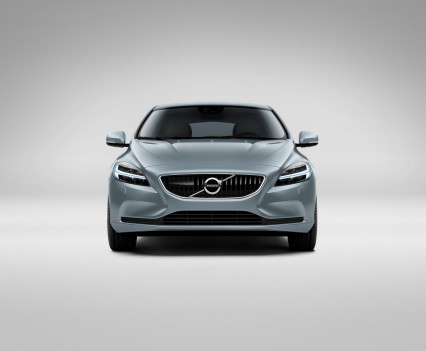 Volvo V40 T4 Momentum Studio Front