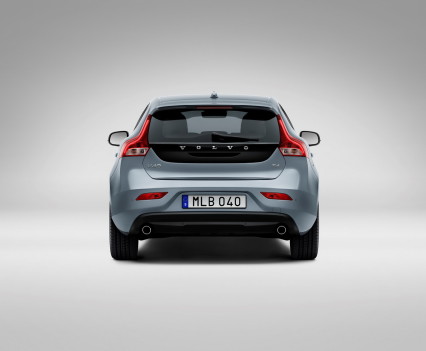 Volvo V40 T4 Momentum Studio Rear