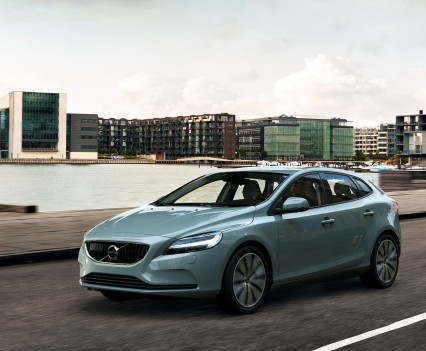 Volvo V40 T4 Momentum Location 3/4 Front