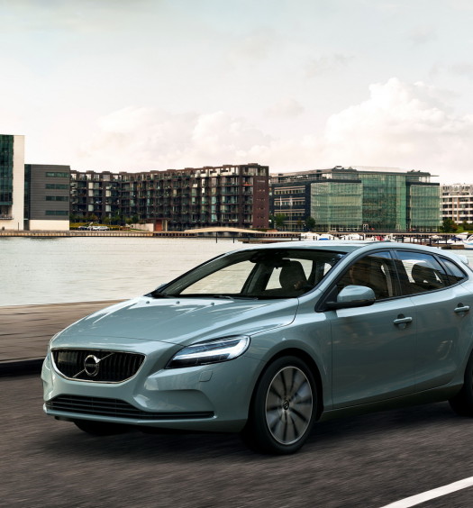 Volvo V40 T4 Momentum Location 3/4 Front